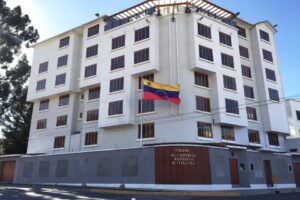 Bolivia investiga ataque armado en sede de la Embajada de Venezuela