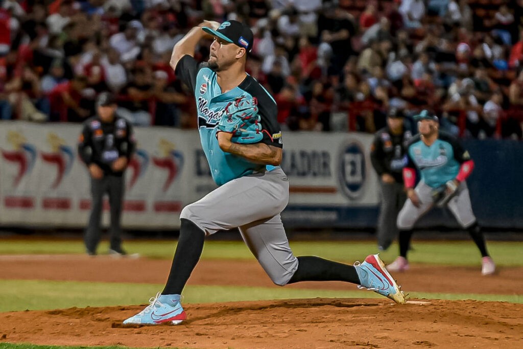 Bravos asegura un juego extra y Águilas elimina a Magallanes