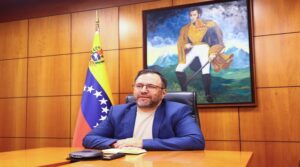 Canciller de Maduro invita a migrantes a volver porque "la economía está creciendo en Venezuela"
