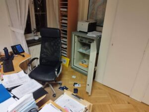 Cancillería denuncia vandalización de sede diplomática en Noruega