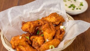 Churros de alitas de pollo, la insólita fusión que incendia las redes: "No es un plato, es una aberración"