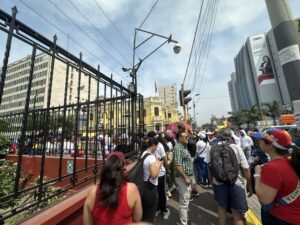 Ciudadanos venezolanos se concentran en Lima en apoyo a Edmundo González: "¡Venezuela, libertad!" - AlbertoNews