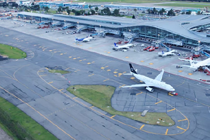 Colombia se pronunció tras aterrizaje de aeronave venezolana en territorio colombiano antes de la juramentación de Nicolás Maduro - AlbertoNews