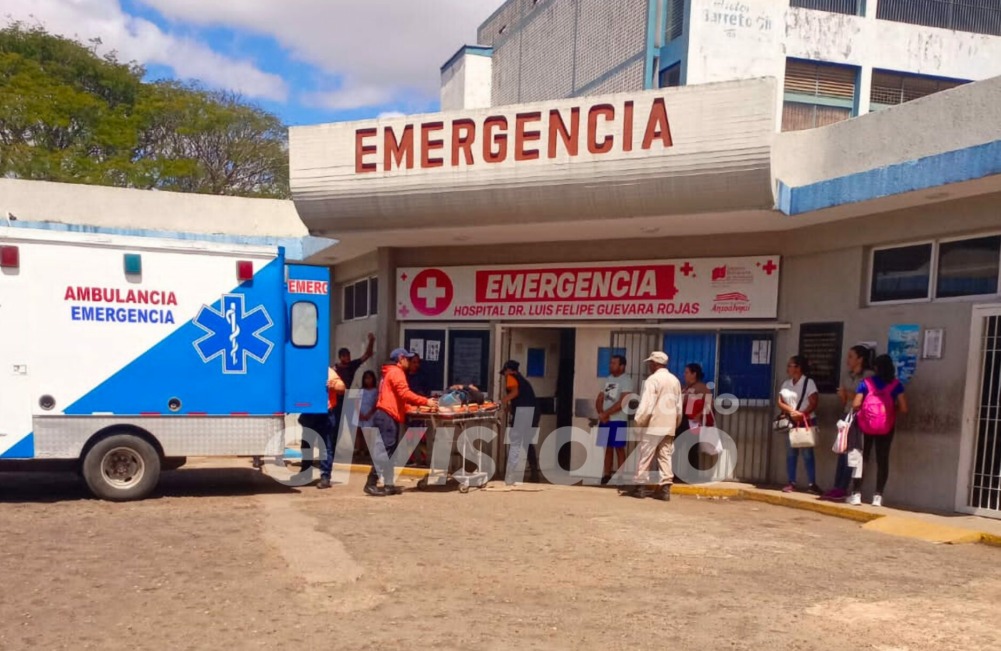 Conductor de moto que derrapó en Guanipa sufrió traumatismo. El adolescente que lo acompañaba, fractura