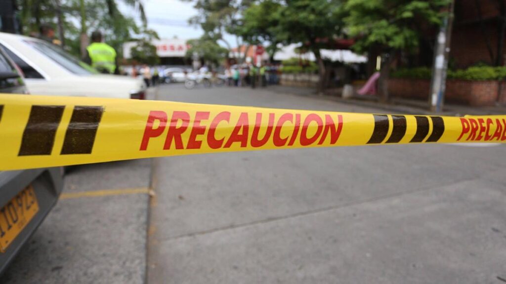 Conductor ebrio y en contravía atropella a tres motociclistas y siembra el caos en Bucaramanga