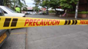 Conductor ebrio y en contravía atropella a tres motociclistas y siembra el caos en Bucaramanga