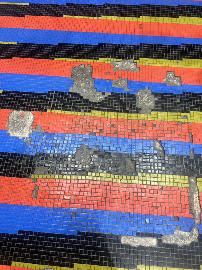 Denuncian mal estado de obra de Carlos Cruz-Diez