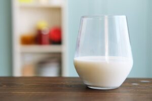 Descubre el impacto de la leche en tu microbioma, según una nueva investigación científica