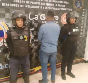 Detenido por desacatar orden policial y agredir a funcionario