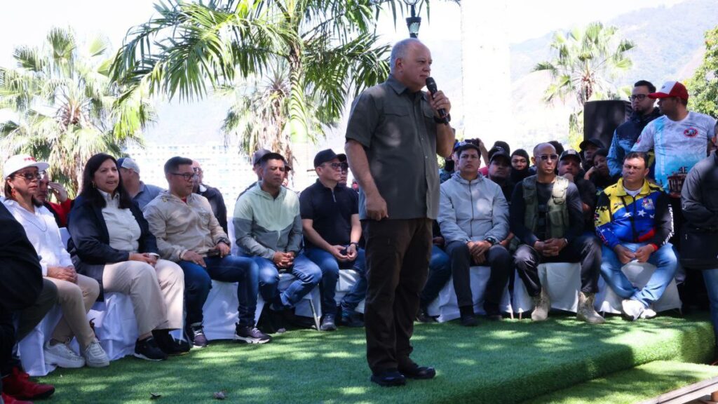 Dirigentes del Psuv piden a colectivos actuar de cara al 10-E: “Tenemos que cuidar las entradas de Caracas” 