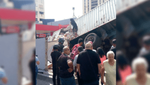 Dos muertos en choque múltiple en Caracas