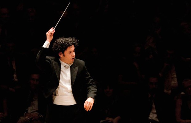 Dudamel y la Simón Bolívar inician gira europea por aniversario de El Sistema