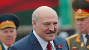 EFE: Lukashenko es reelegido con un 87,60% de los votos, según sondeos oficiales a pie de urna - AlbertoNews