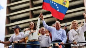 Edmundo González Urrutia se prepara para regresar a Venezuela en medio de protestas y represión