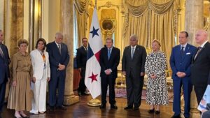 Edmundo González visita Panamá a dos días de la jura presidencial en Venezuela