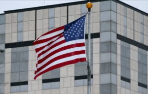 El 55 % de EE.UU. respalda las deportaciones masivas que promete Trump, según una encuesta - AlbertoNews