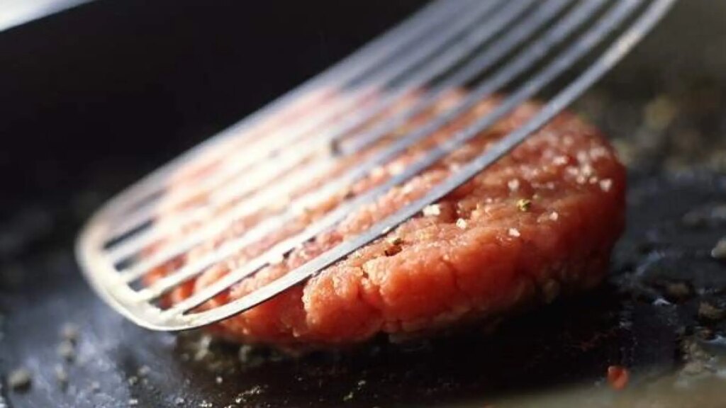 El consejo de un carnicero para que ahorres dinero cuando compras carne picada