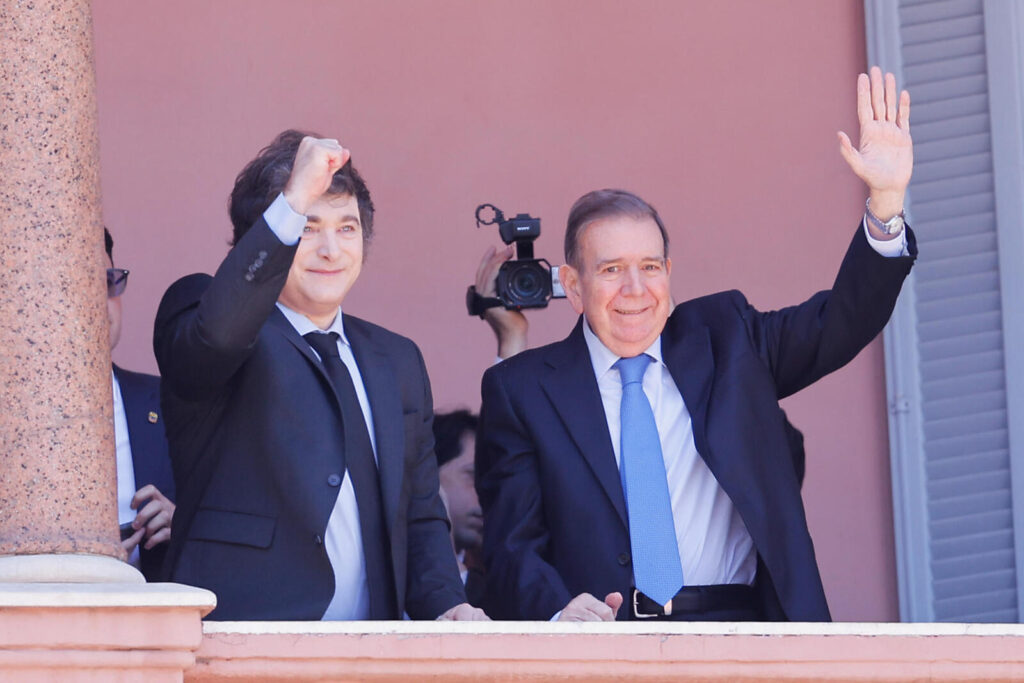 El deseo de cambio arropó a Edmundo González en Buenos Aires