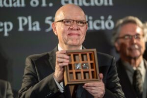 El escritor argentino Jorge Fernández Díaz, Premio Nadal 2025 con 'El secreto de Marcial'
