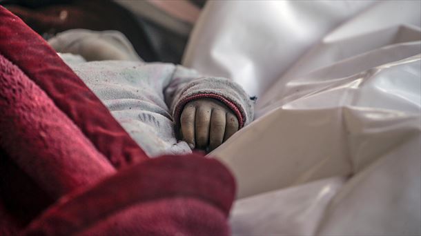 El frío invernal y la falta de refugio causan la muerte de al menos siete recién nacidos en Gaza