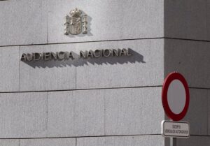El juez del 'caso hidrocarburos' cita a un socio de De Aldama y a la mujer que presuntamente llevó dinero a Ferraz