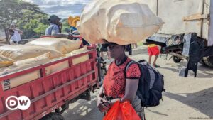 El mercado en la frontera entre dominicanos y haitianos – DW – 06/01/2025
