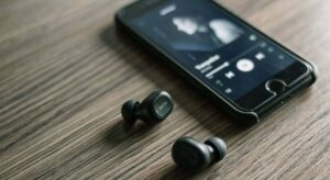 El origen del bluetooth que mezcla un rey danés, unas runas escandinavas y un padre sueco