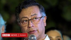 El presidente Petro insta a los colombianos indocumentados en EE.UU. a que retornen a su país y promete apoyo económico.