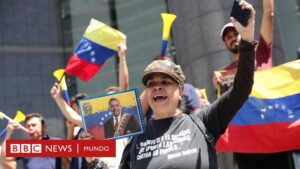 Elecciones en Venezuela: ¿en qué se parece y en qué no la actual crisis a la que se desató en 2019 cuando Maduro asumió su segundo mandato?