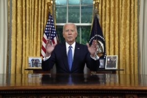 En EE.UU. "se está gestando una oligarquía", advierte Joe Biden