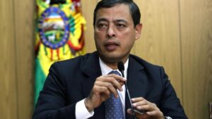 España pide a Venezuela poder interrogar a un exministro a petición del partido Podemos