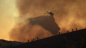 Estados Unidos declara una emergencia de salud pública por los incendios que asolan California