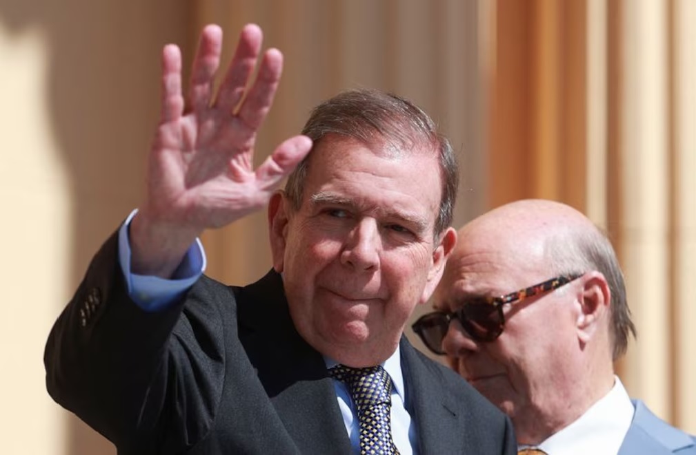 Ex presidentes piden a la OEA que Edmundo asuma la presidencia