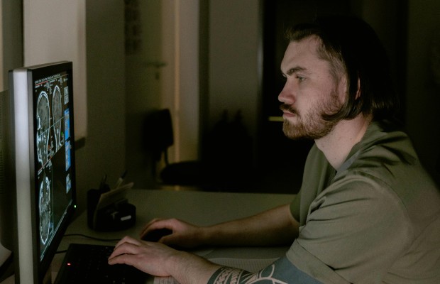 Expertos: Cerebro de personas pueden sincronizarse durante juegos en línea