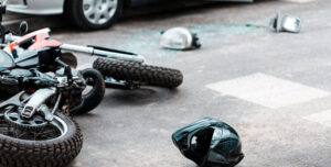 Fallece un joven tras chocar su moto contra un poste en Aragua