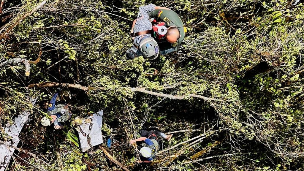 Concluye recuperación de los cuerpos de 10 víctimas de accidente aéreo en Colombia