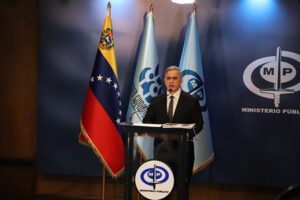 Fiscal Saab a Petro: Usted debe ocuparse de Colombia