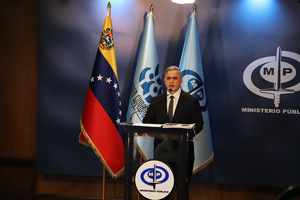 Fiscal Saab a Petro: Usted debe ocuparse de Colombia