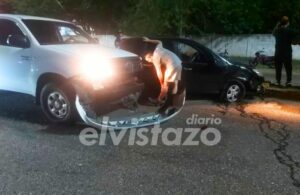 Ford Fiesta y Toyota Hilux colisionaron en la Av. Jesús Subero adyacente al sector 17 de Diciembre