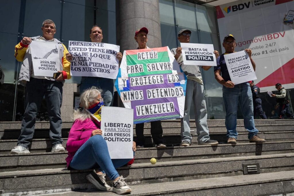 Foro Penal reportó que se desconoce el paradero de 43 presos políticos