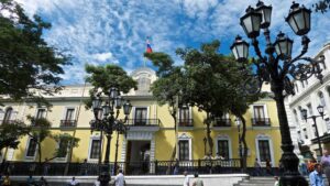 Gobierno de Maduro afirma que Argentina vuelve a dar un "espectáculo penoso" al acudir a la CPI