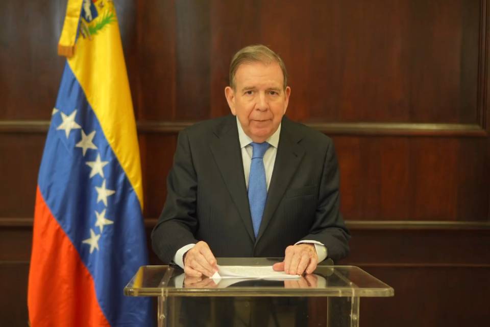 González ordena al Alto Mando desconocer órdenes ilegítimas