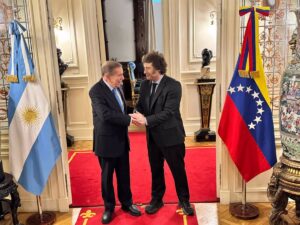 González promete que entrará en Venezuela "por cualquier medio que sea" para reclamar la Presidencia