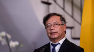 Gustavo Petro le pidió a los colombianos indocumentados en EEUU regresar al país lo más pronto posible