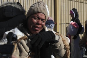 Incertidumbre de migrantes tras la cancelación de citas CBP One