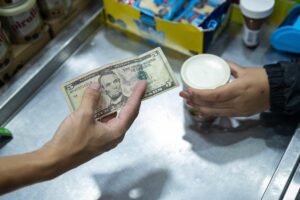 Inflación baja levemente en América Latina pese a la incertidumbre por llegada de Trump - AlbertoNews