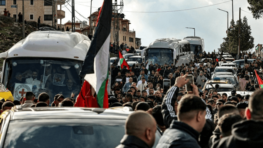 Israel liberó 200 presos palestinos en un nuevo intercambio con Hamás