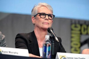 Jamie Lee Curtis, afectada por los incendios, dona un millón de dólares para contenerlos