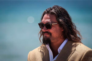 Jason Momoa interpretará a Lobo en 'Supergirl', la próxima película del Universo DC