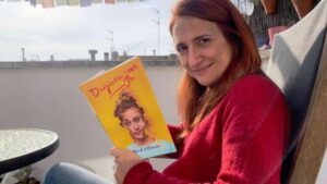 La escritora española Villanueva creará una novela con 800 mil estudiantes hispanohablantes